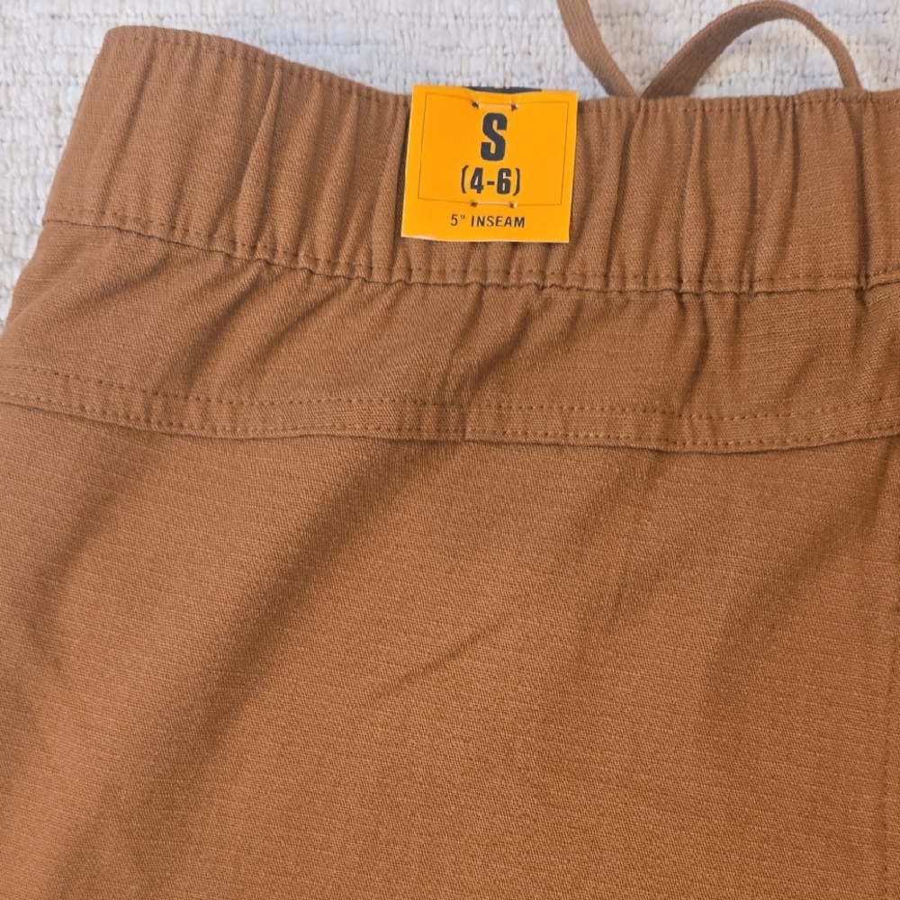 Carhartt Women's Tan Cargo Shorts - Picture 7 of 11